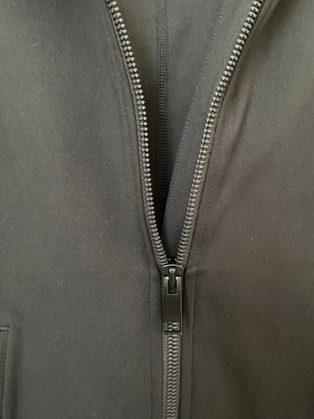 Carbon38 Athletic Zip Up Hooded Jacket in Cloud Compression | Like New | Black - Picture 7 of 10